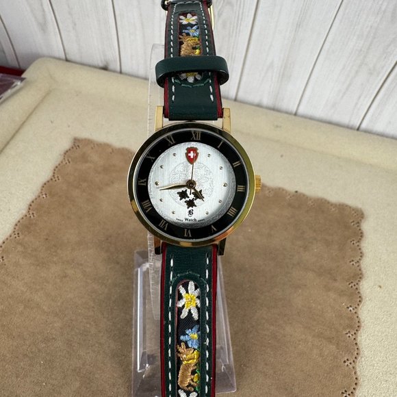 Vintage Swiss Made watch with adjustable embroider Leather Strap Swiss movement - Picture 10 of 10